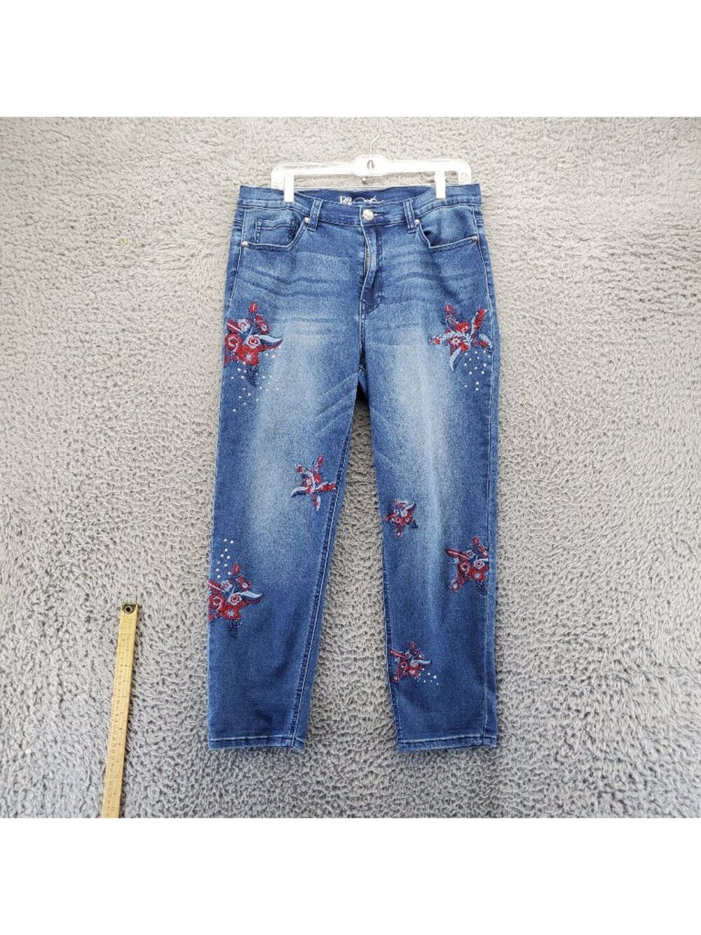 DG2 Jeans Womens Size 14 Blue Floral Embroidered Stretch Denim Ankle
